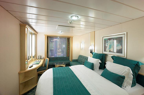 Adventure of the Seas - Promenade Aile İç Kabin (PF)