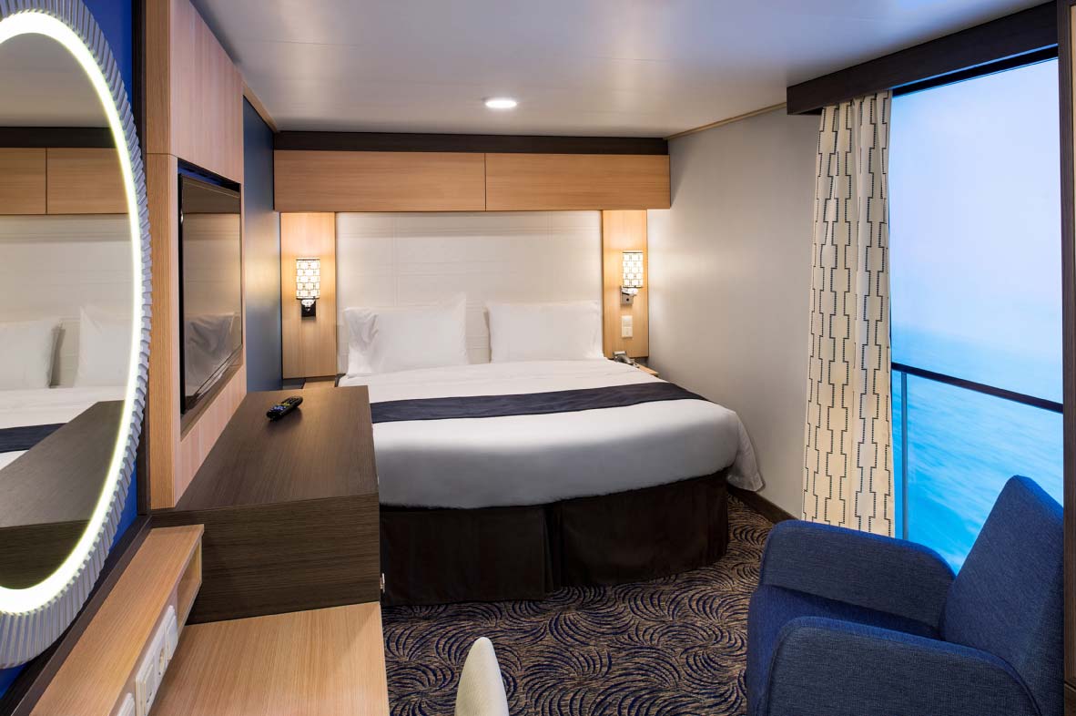 Ovation of the Seas - İç Kabin (M)