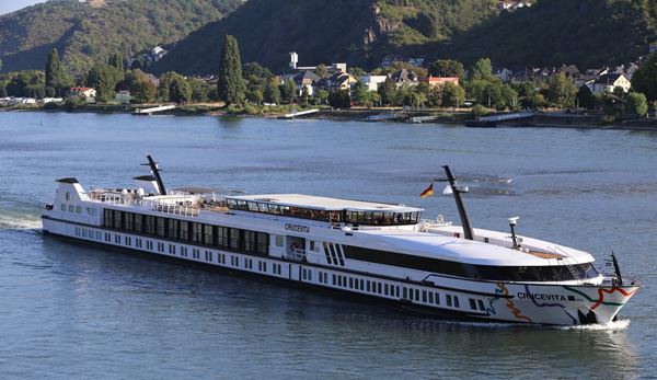 CRUCEVITA İLE REN NEHRİNDE YILBAŞI thmb img